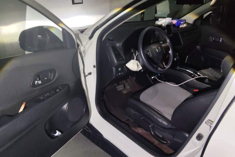 Used Honda Vezel 2020 1.5L CVT Pioneer Edition Driver Seat