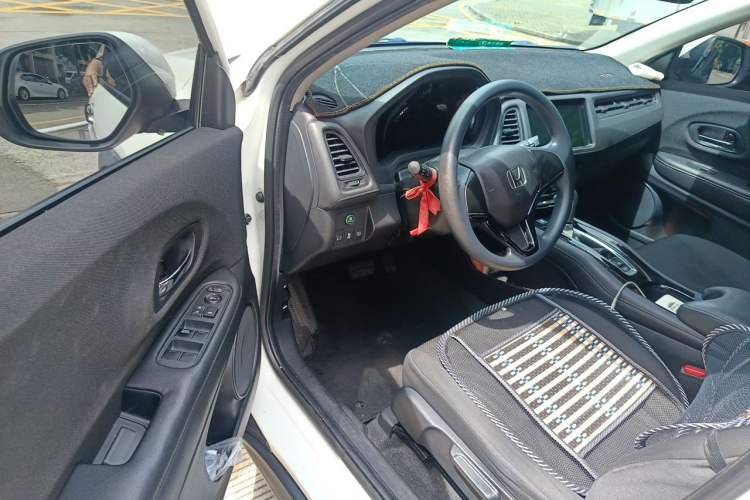 Used Honda Vezel 2020 1.5L CVT Elite Edition Driver Seat