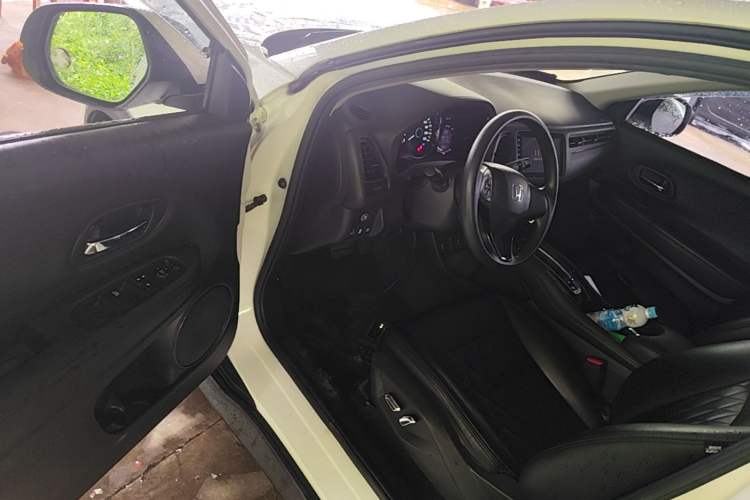 Used Honda Vezel 2020 1.5L CVT Pioneer Edition Driver Seat
