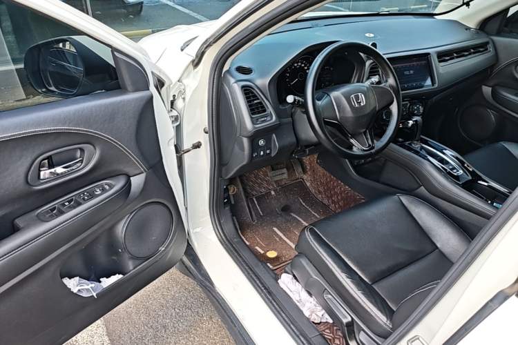 Used Honda Vezel 2020 1.5L CVT Elite Edition Driver Seat