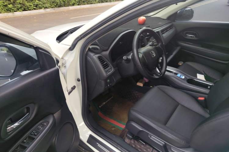 Used Honda Vezel 2020 1.5L CVT Elite Edition Driver Seat
