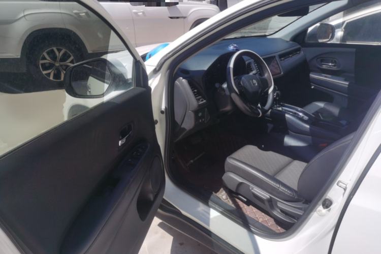 Used Honda Vezel 2020 1.5L CVT Pioneer Edition Driver Seat