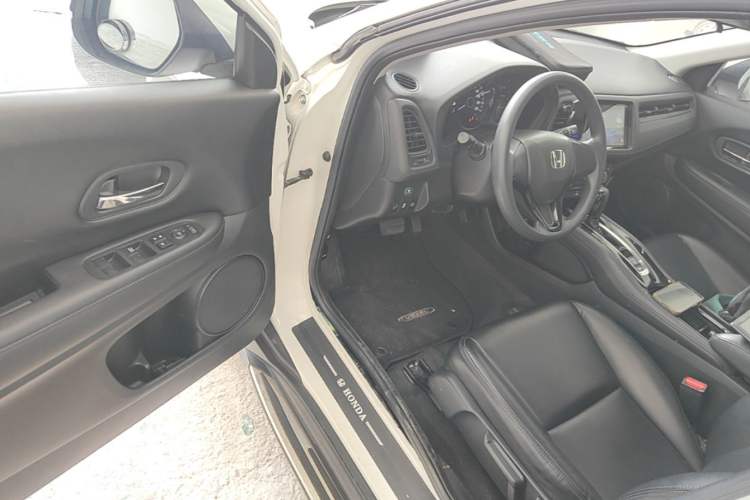 Used Honda Vezel 2020 1.5L CVT Elite Edition Driver Seat