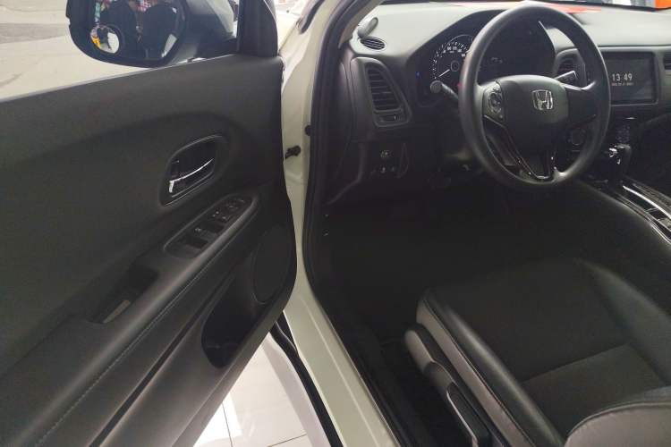 Used Honda Vezel 2020 1.5L CVT Pioneer Edition Driver Seat