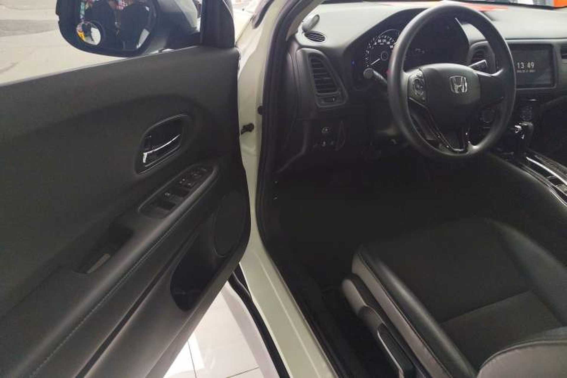 Used Honda Vezel 2020 1.5L CVT Pioneer Edition Driver Seat