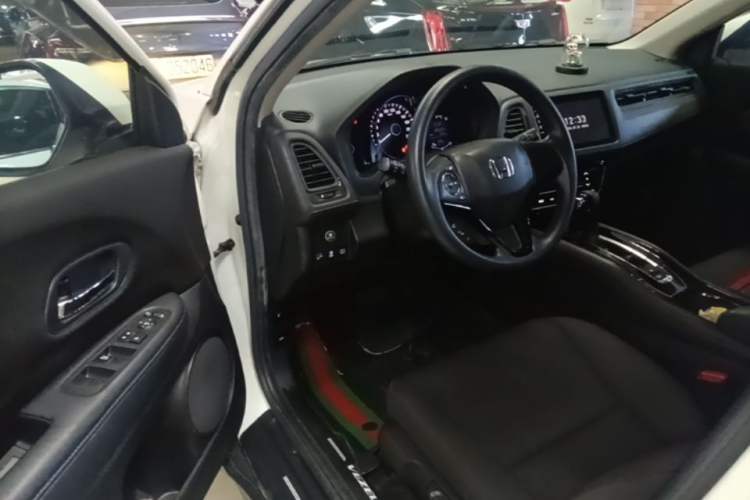 Used Honda Vezel 2020 220 TURBO CVT Elite Edition Driver Seat