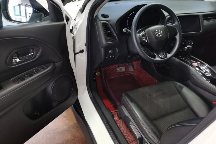 Used Honda Vezel 2020 1.5L CVT Luxury Edition Driver Seat