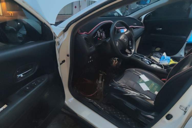 Used Honda Vezel 2020 1.5L CVT Elite Edition Driver Seat