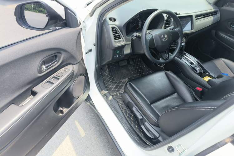 Used Honda Vezel 2020 1.5L CVT Elite Edition Driver Seat