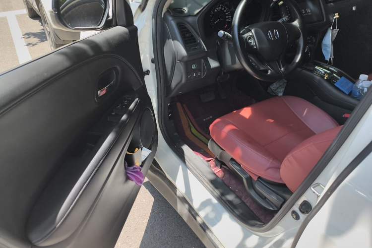 Used Honda Vezel 2020 1.5L CVT Luxury Edition Driver Seat