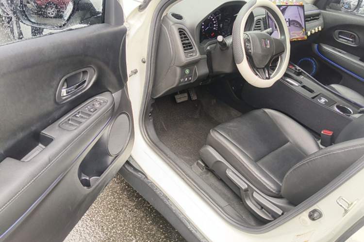 Used Honda Vezel 2020 1.5L CVT Pioneer Edition Driver Seat