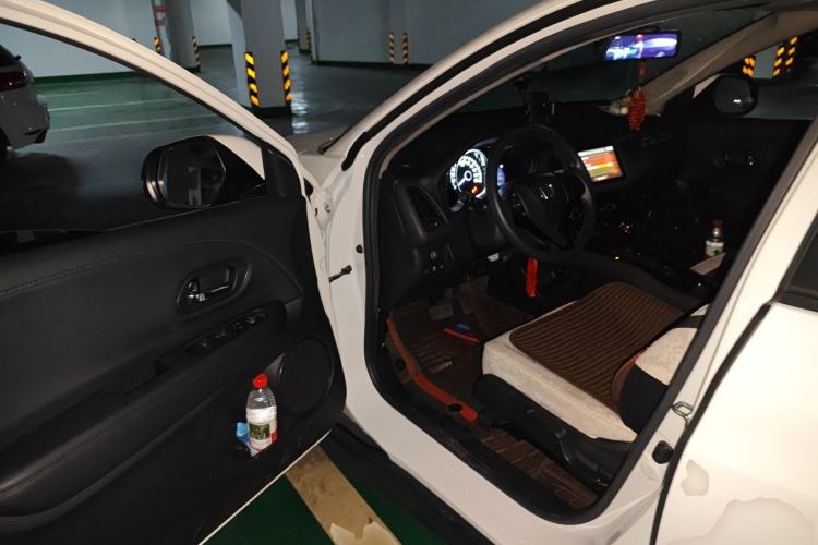 Used Honda Vezel 2020 1.5L CVT Luxury Edition Driver Seat