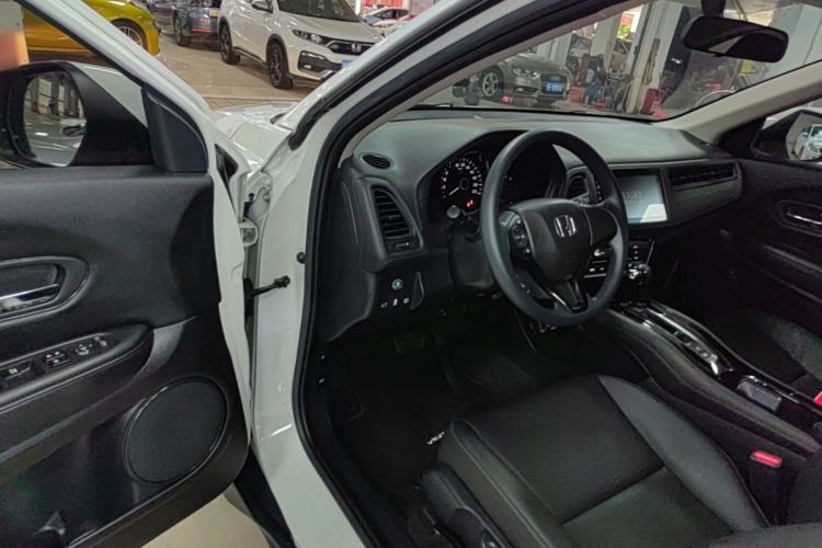 Used Honda Vezel 2020 220 TURBO CVT Elite Edition Driver Seat