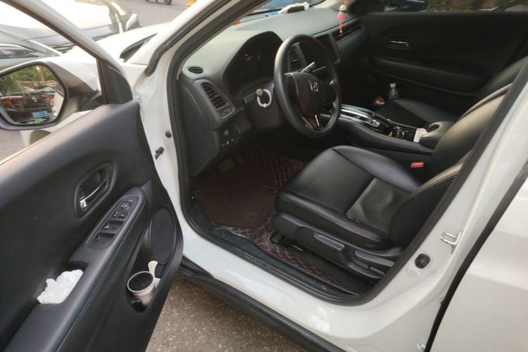 Used Honda Vezel 2020 1.5L CVT Elite Edition Driver Seat