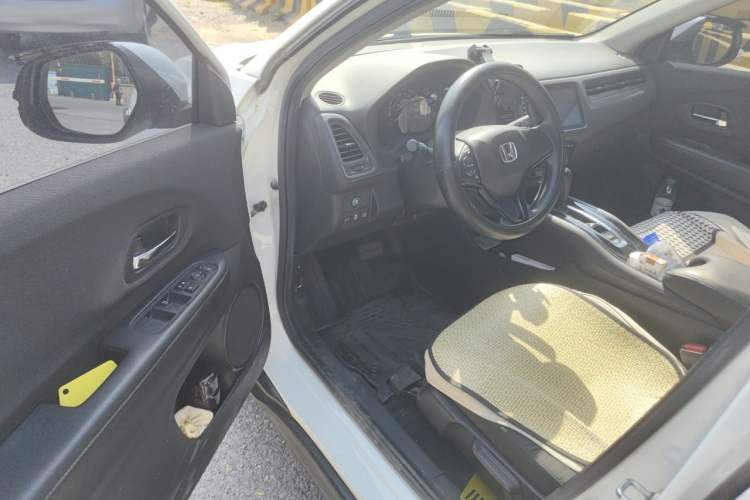 Used Honda Vezel 2020 1.5L CVT Elite Edition Driver Seat