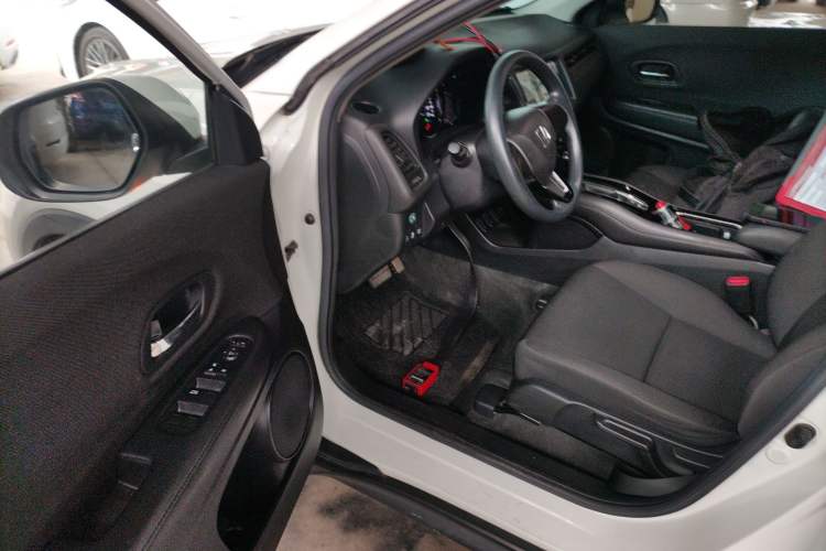 Used Honda Vezel 2020 1.5L CVT Elite Edition Driver Seat