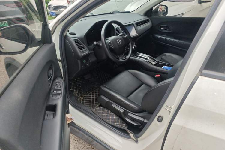 Used Honda Vezel 2020 1.5L CVT Pioneer Edition Driver Seat