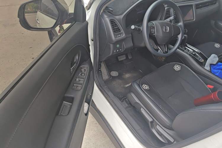 Used Honda Vezel 2020 1.5L CVT Luxury Edition Driver Seat