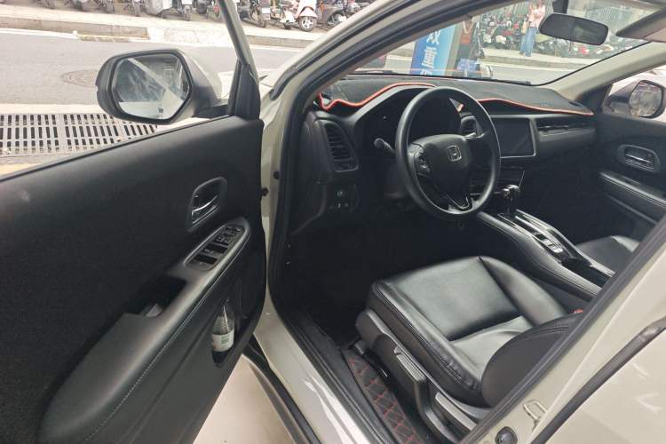 Used Honda Vezel 2020 220 TURBO CVT Elite Edition Driver Seat