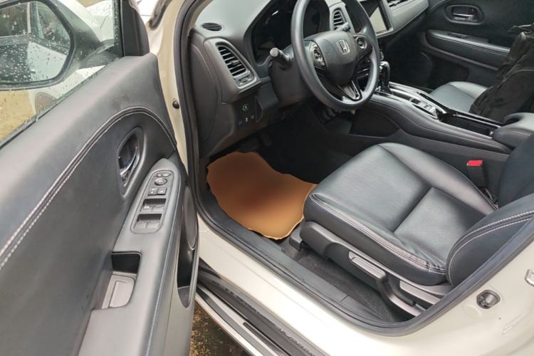 Used Honda Vezel 2020 1.5L CVT Elite Edition Driver Seat