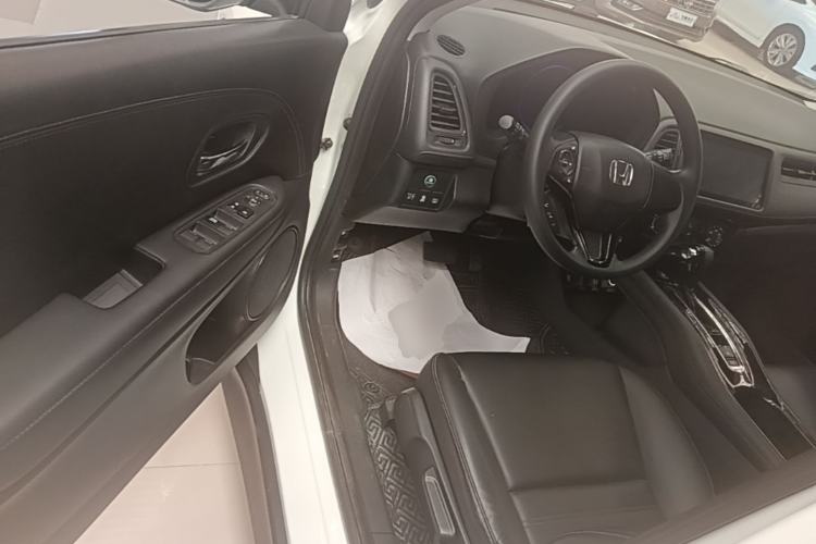 Used Honda Vezel 2020 1.5L CVT Pioneer Edition Driver Seat