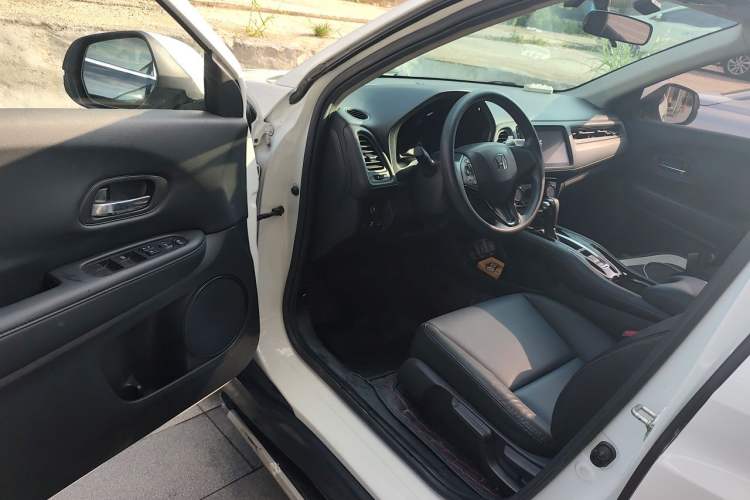 Used Honda Vezel 2020 1.5L CVT Pioneer Edition Driver Seat