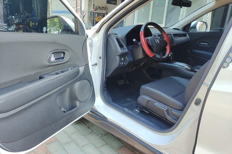 Used Honda Vezel 2020 1.5L CVT Pioneer Edition Driver Seat