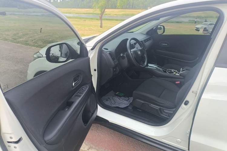 Used Honda Vezel 2020 1.5L CVT Elite Edition Driver Seat