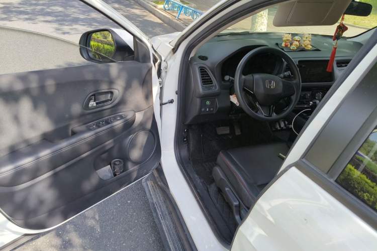 Used Honda Vezel 2020 1.5L CVT Elite Edition Driver Seat
