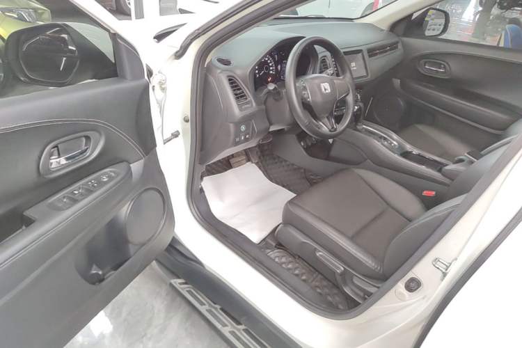 Used Honda Vezel 2020 1.5L CVT Pioneer Edition Driver Seat