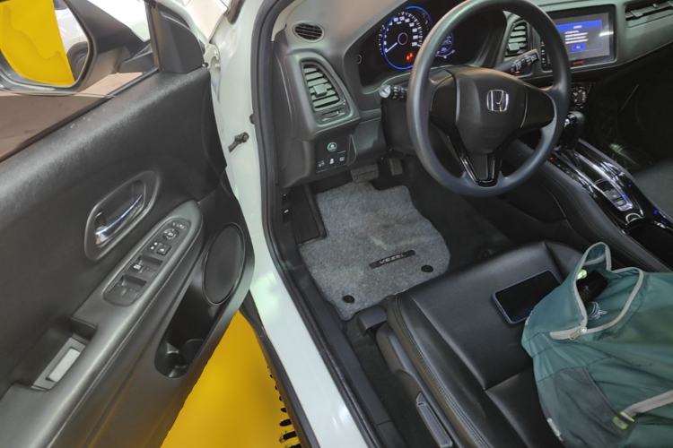 Used Honda Vezel 2020 1.5L CVT Elite Edition Driver Seat