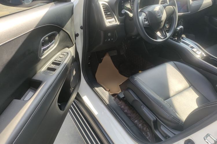 Used Honda Vezel 2020 1.5L CVT Elite Edition Driver Seat