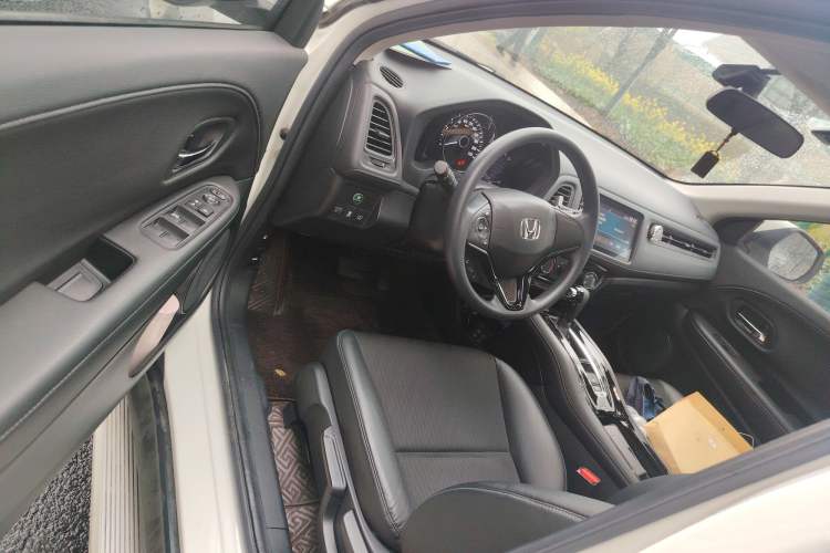 Used Honda Vezel 2020 1.5L CVT Luxury Edition Driver Seat