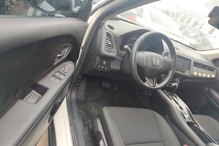 Used Honda Vezel 2020 1.5L CVT Elite Edition Driver Seat