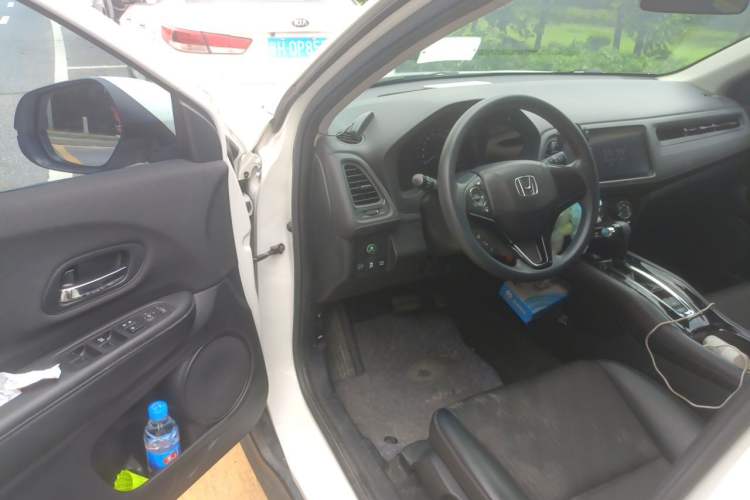 Used Honda Vezel 2020 1.5L CVT Luxury Edition Driver Seat