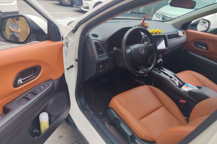 Used Honda Vezel 2020 1.5L CVT Elite Edition Driver Seat