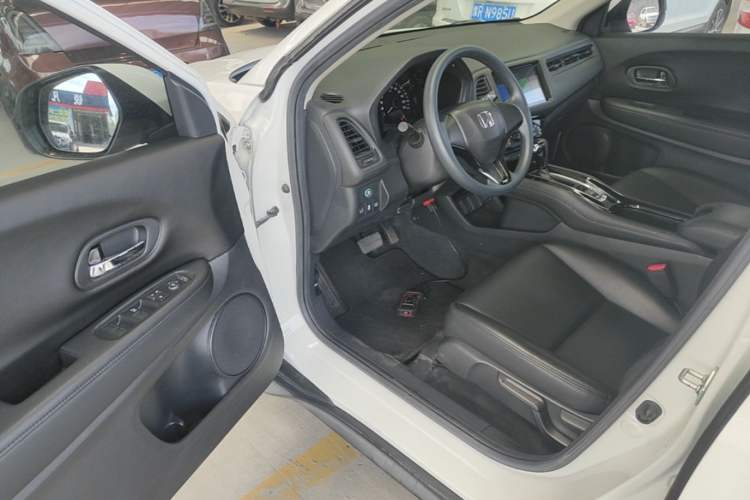 Used Honda Vezel 2020 1.5L CVT Elite Edition Driver Seat