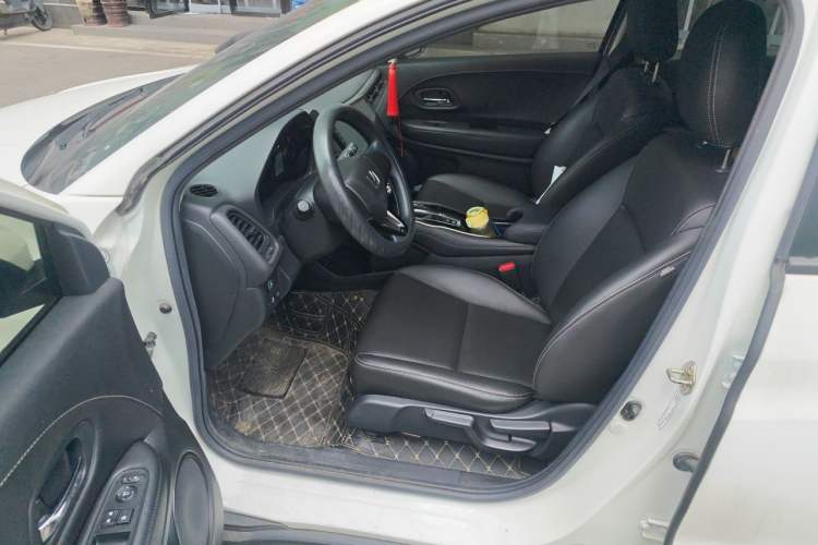 Used Honda Vezel 2020 1.5L CVT Elite Edition Driver Seat
