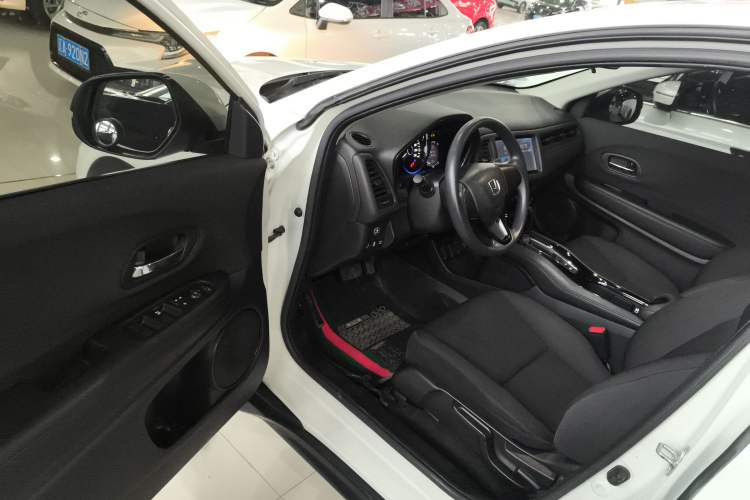 Used Honda Vezel 2020 1.5L CVT Elite Edition Driver Seat
