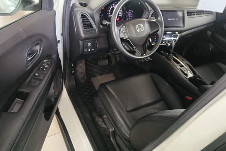 Used Honda Vezel 2020 220 TURBO CVT Elite Edition Driver Seat