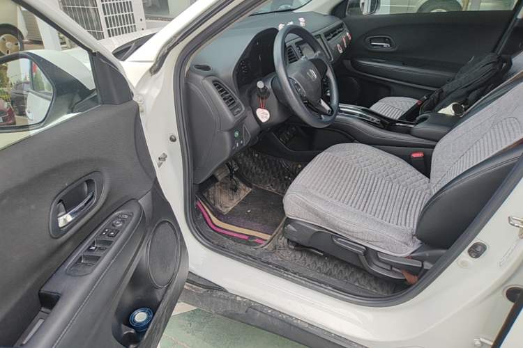 Used Honda Vezel 2020 1.5L CVT Pioneer Edition Driver Seat