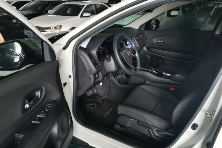 Used Honda Vezel 2020 1.5L CVT Elite Edition Driver Seat
