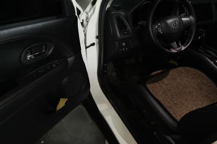 Used Honda Vezel 2020 1.5L CVT Pioneer Edition Driver Seat