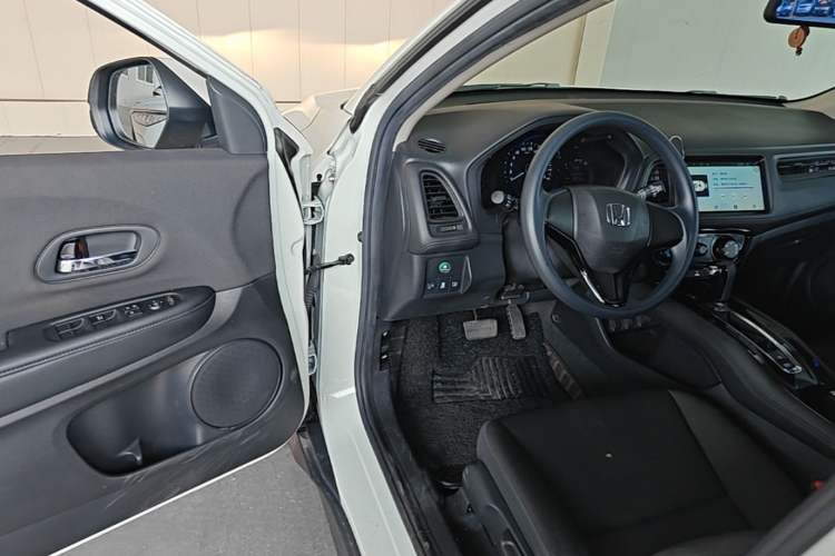 Used Honda Vezel 2020 1.5L CVT Elite Edition Driver Seat