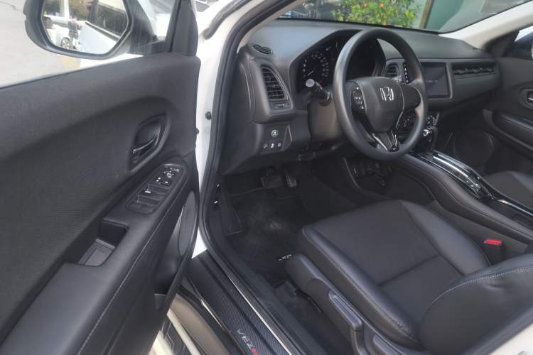 Used Honda Vezel 2020 1.5L CVT Pioneer Edition Driver Seat