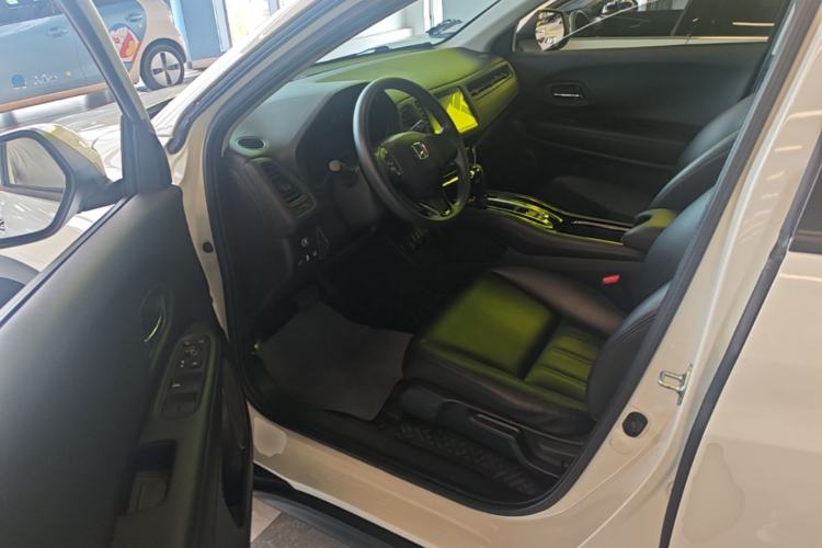 Used Honda Vezel 2020 220 TURBO CVT Elite Edition Driver Seat