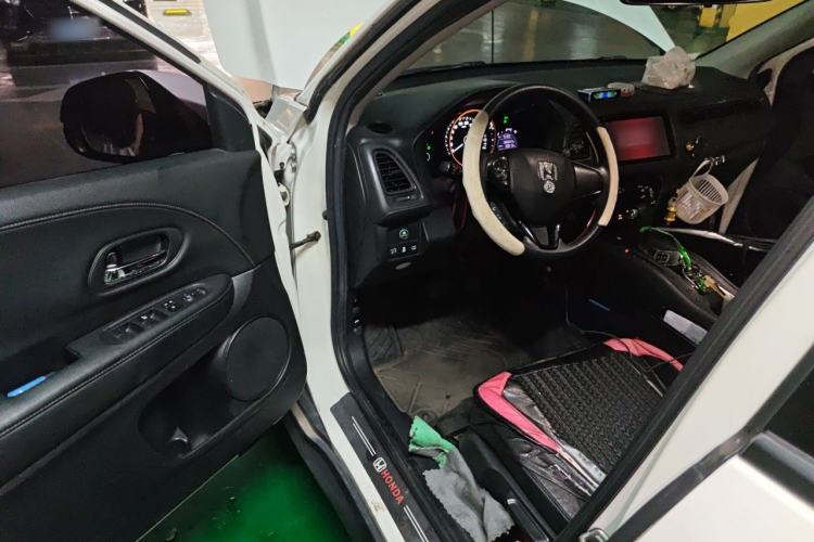 Used Honda Vezel 2020 1.5L CVT Luxury Edition Driver Seat