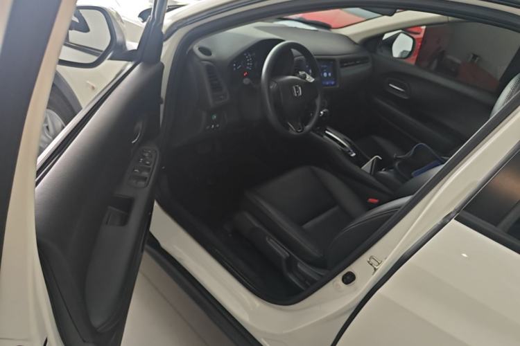 Used Honda Vezel 2020 1.5L CVT Elite Edition Driver Seat