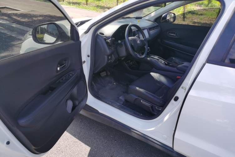 Used Honda Vezel 2020 1.5L CVT Pioneer Edition Driver Seat