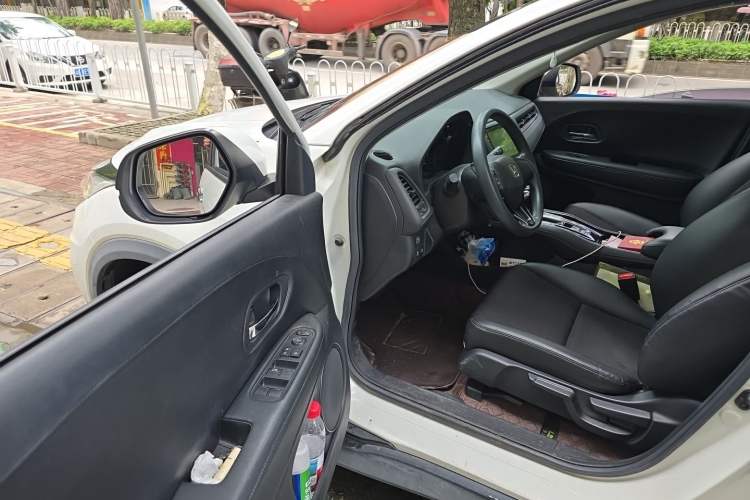Used Honda Vezel 2020 1.5L CVT Pioneer Edition Driver Seat